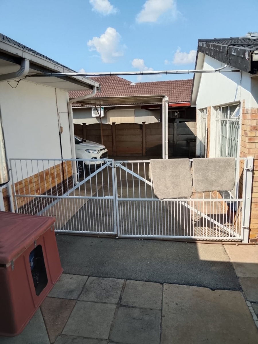 3 Bedroom Property for Sale in Flimieda North West